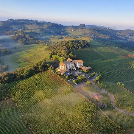 Spa Do Vinho Condominio Vitivinicola Bento Goncalves Ngoại thất bức ảnh Aerial view of the winery