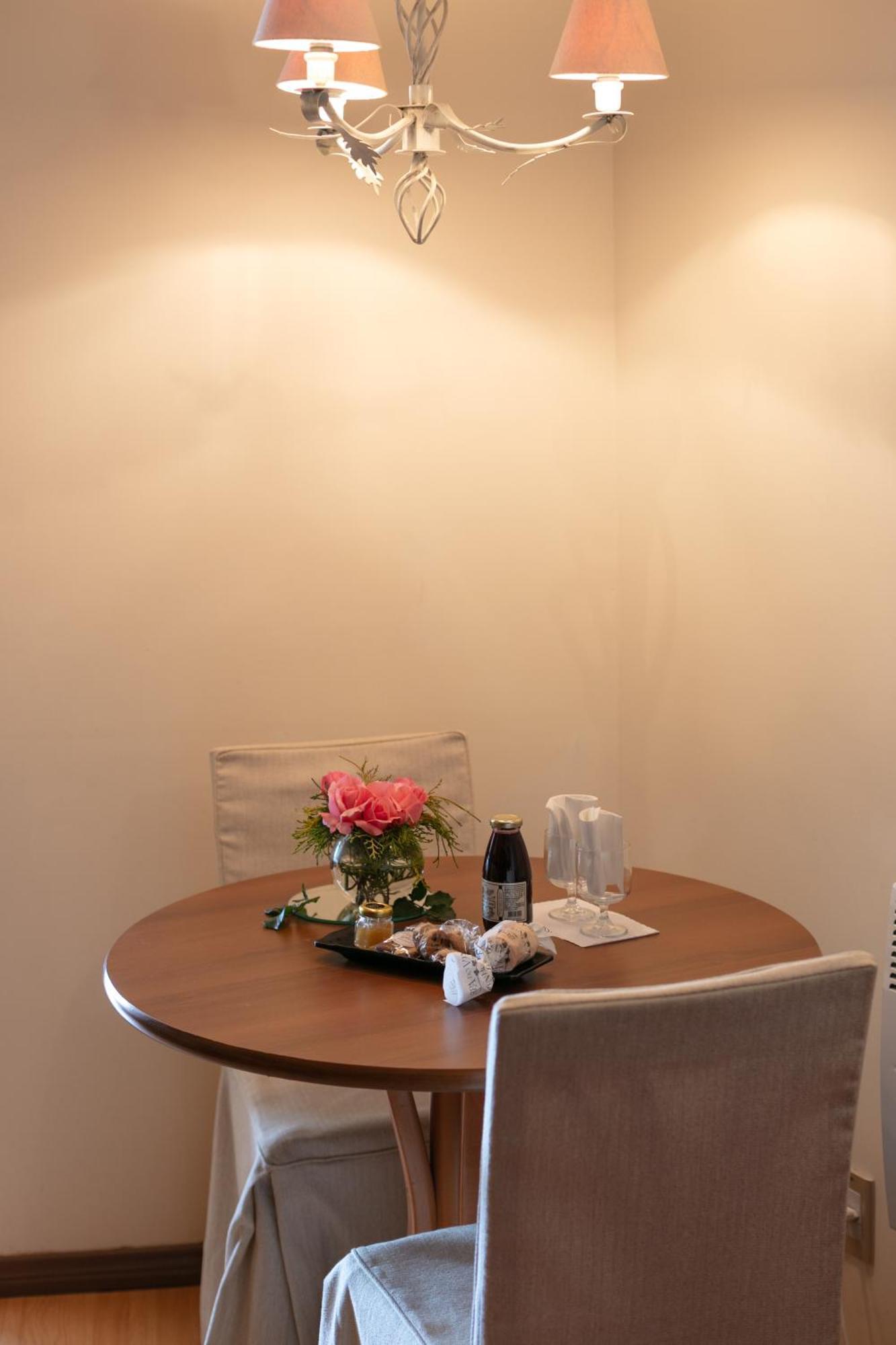 Spa Do Vinho Condominio Vitivinicola Bento Goncalves Ngoại thất bức ảnh A table with a white tablecloth